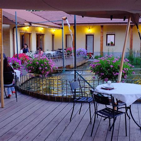 Agriturismo Cascina Madonnina Pregnana Milanese Exterior photo