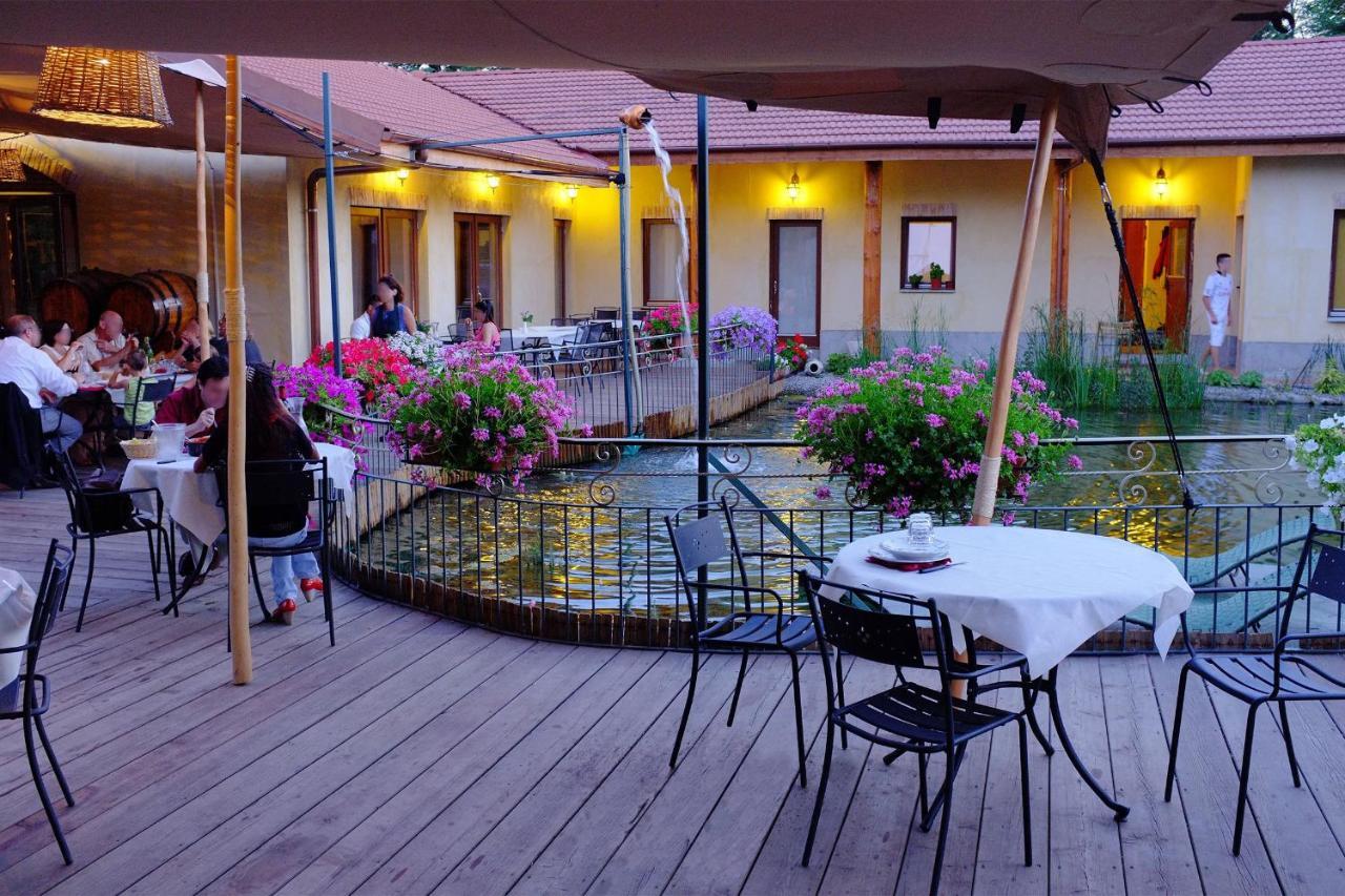 Agriturismo Cascina Madonnina Pregnana Milanese Exterior photo